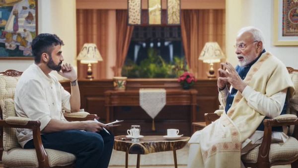 राजनीति में धन कितना जरूरी, 250 रुपए में कैसे जीते MLA? PM मोदी के किस्से में छिपा है जवाब