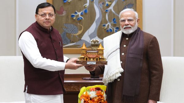 CM धामी ने नई दिल्ली में PM नरेंद्र मोदी से की मुलाकात, जानिए क्या बात हुई, क्या खास तोहफा दिया