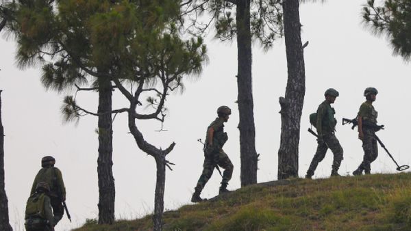 Rajouri Mine Blast: राजौरी में बारूदी सुरंग विस्फोट, 6 जवान घायल, गश्त के दौरान हुआ धमाका