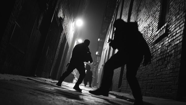 न्यूयॉर्क में 10,000 डॉलर और आभूषण की डकैती के आरोप में घिरे दो भारतीय, हो सकती है 20 साल की जेल