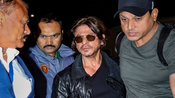 'हमें धक्का मार-मार के', Shah Rukh Khan का अजमेर शरीफ जाना 'पागलपन' था, एक्टर के बॉडीगार्ड ने क्या-क्या बताया?