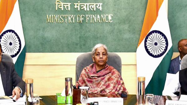 Budget 2025 से उम्मीदें: Quick commerce के खिलाफ किराना स्टोरों को मिलेगी सरकार से मदद?