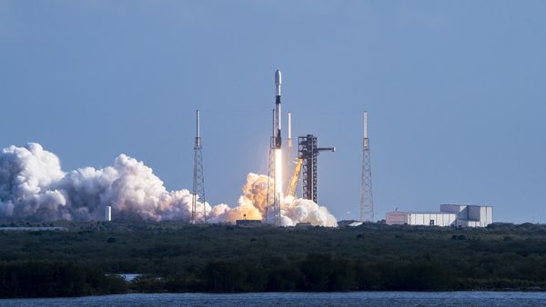 SpaceX: स्पेस की दुनिया में कल मिलेगी बड़ी कामयाबी, एलन मस्क की कंपनी से सैटेलाइट भेजेंगे 3 भारतीय स्टार्टअप्स