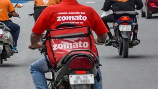 Zomato: 4940 लोगों ने खाने की जगह मांगी 'गर्लफ्रेंड', जानिए क्या है माजरा?