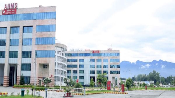 AIIMS Rishikesh में बड़ी राहत, एंडोवेस्कुलर न्यूरोइंटरवेंशन शुरू,आयुष्मान भारत योजना में मिल रहा निशुल्क इलाज