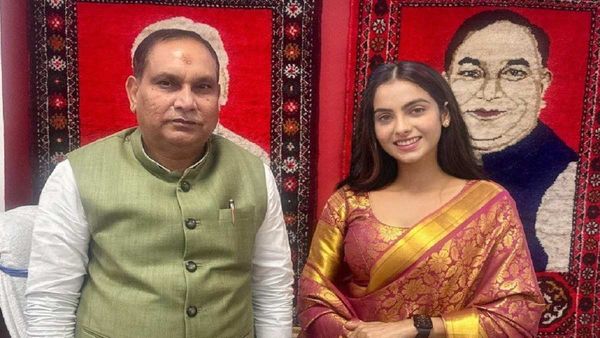 पूर्व मिस इंडिया Ayeesha S Aiman ने महेश्वर हजारी से की मुलाक़ात, सिनेमा उद्योग के कई मसलों पर हुई चर्चा