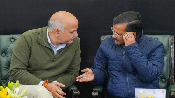 दिल्ली शराब घोटाले में PAC को सौंपी जाएगी CAG Report, केजरीवाल-सिसोदिया की बढ़ सकती हैं मुश्किल, अब आगे क्या?