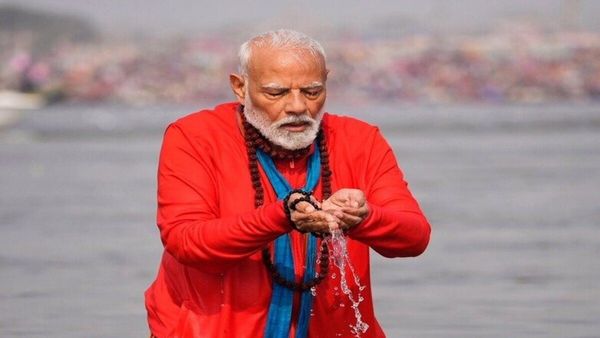 PM नरेंद्र मोदी ने महाकुंभ पर लिखा शानदार ब्लॉग, एकता के महाकुंभ को बताया युग परिवर्तन की आहट