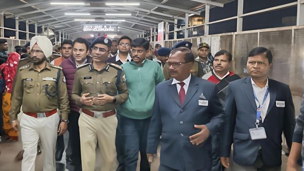 Gaya News: Maha Kumbh जाने वालों की बढ़ रही भीड़, नियंत्रण के लिए IAS Dr. Thiyagarajan SM ने उठाये ये क़दम