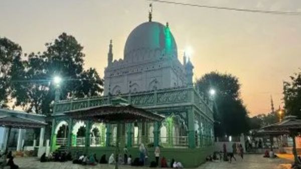 महाशिवरात्रि पर शिवभक्तों को कर्नाटक हाई कोर्ट से तोहफा, लाडले मशक दरगाह में शिवलिंग पूजा की इजाजत