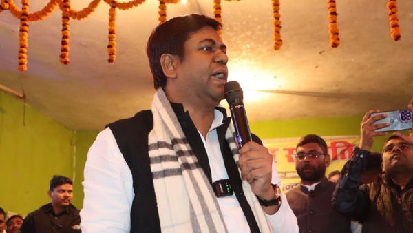 Mukesh Sahani दिलाएंगे धर्मात्मा निषाद को न्याय, शोकाकुल परिवार से मुलाक़ात के बाद बनाएंगे इंसाफ़ की रणनीति