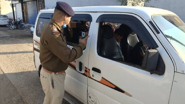 Indore News: बिना PUC गाड़ी चलाने वाले हो जाएं अलर्ट, वरना एक्शन के लिए रहें तैयार