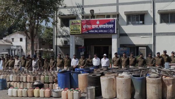 MP News: ड्रोन सर्चिंग में पुलिस को दिखा अवैध जखीरा, छापा मारकर माफिया को पकड़ा