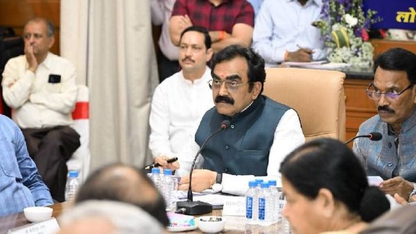Indore में मंत्री राकेश सिंह ने की PWD के कामों की समीक्षा, इन प्रोजेक्ट्स पर हुई बात