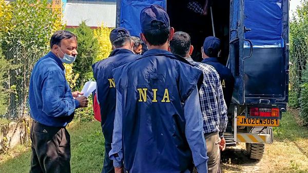 NIA ने विशाखापत्तनम जासूसी मामले में अरेस्‍ट किए 3 और आरोपी, पाक को बेच रहे थे खुफिया जानकारी