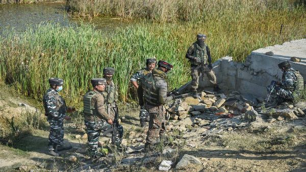 Pulwama attack: 14 फरवरी को भारत में क्यों मनाया जाता ब्लैक डे, कैसे घटी थी ये घटना?