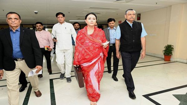 Rajasthan Budget 2025: राजस्‍थान बजट में एक लाख 25 हजार नई भर्तियों की घोषणा, कौन युवा होगा पात्र?