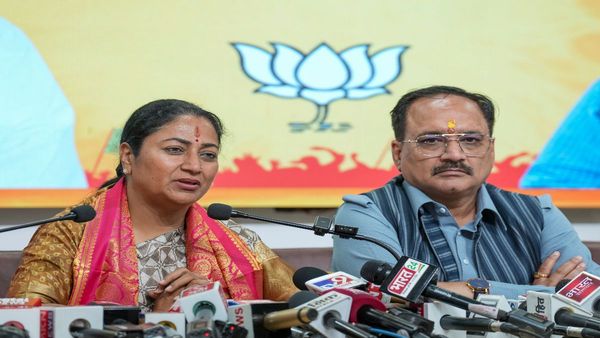 CM रेखा गुप्ता का AAP पर बड़ा आरोप, पिछली सरकार ने खाली कर दिया खजाना', पहले दिन सदन में रखेंगे CAG की रिपोर्ट