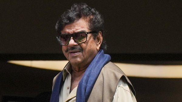 शत्रुघ्न सिन्हा ने उठाई नॉनवेज खाने पर बैन की मांग, UCC का किया समर्थन, बताया देश की जरूरत