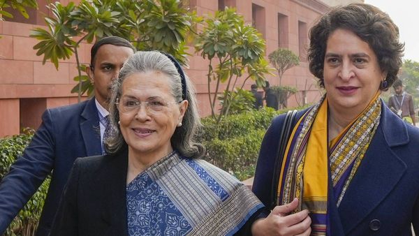 Sonia Gandhi: सर गंगा राम अस्पताल से सोनिया गांधी को मिली छुट्टी, पेट से जुड़ी समस्याओं के लिए हुई थी भर्ती
