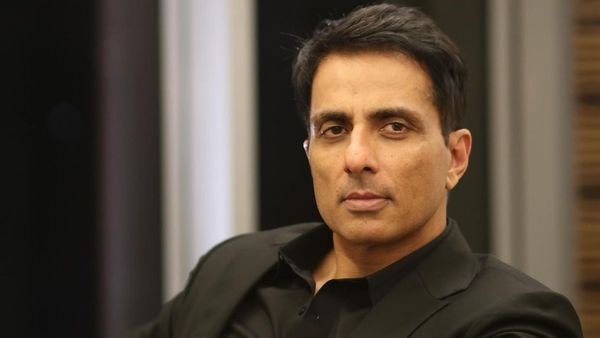 Sonu Sood के खिलाफ अरेस्ट वारंट जारी, हुआ शॉकिंग खुलासा, एक्टर ने कही ऐसी बात