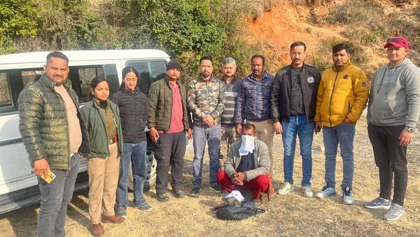 उत्तराखंड एसटीएफ की बड़ी कार्रवाई,पिथौरागढ़ में 02 भालू की पित्त के साथ नेपाल का वन्यजीव तस्कर गिरफ्तार