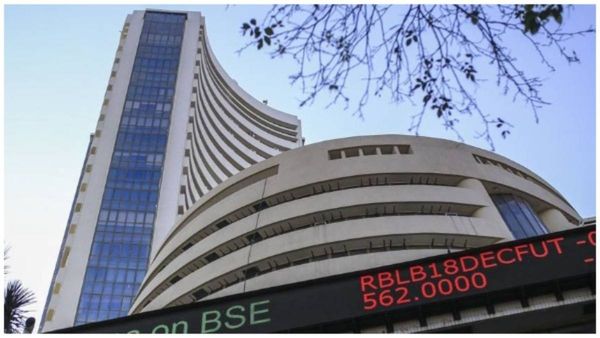 Share market: शेयर मार्केट धड़ाम, Sensex और Nifty में भारी गिरावट के बीच कारोबार जारी