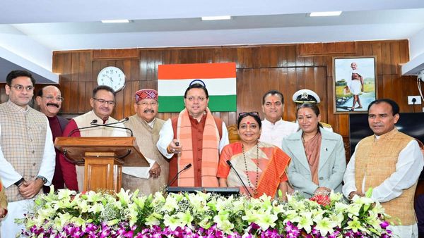 उत्तराखंड बजट सत्र: विपक्ष के हंगामे के बीच राज्यपाल का अभिभाषण, CM धामी ने किया ई-विधान एप्लीकेशन का शुभारंभ