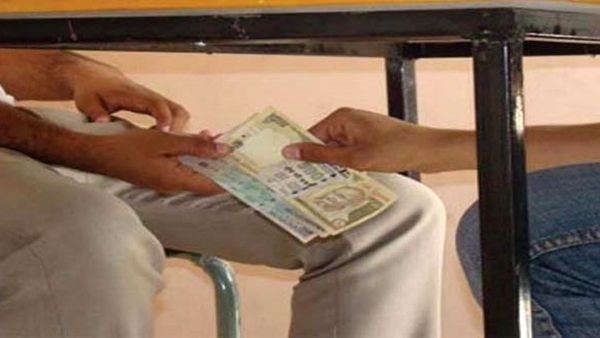 विजिलेंस ने रूड़की के कानूनगो को रिश्वत लेते किया गिरफ्तार,जमीन की फाइल को लेकर मांगी थी घूस