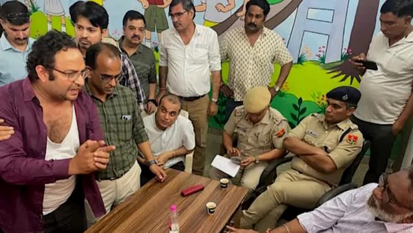 अजमेर डॉक्‍टर केस: डॉ. कुलदीप शर्मा के लिए सड़कों पर उतरे लोग, JEN सस्पेंड, 7 होमगार्ड को हटाया