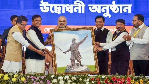 Amit Shah News: भरे मंच से अमित शाह ने कहा मैने डंडे खाए, 7 दिनों तक जेल की रोटी खाई, कांग्रेस पर बोला हमला