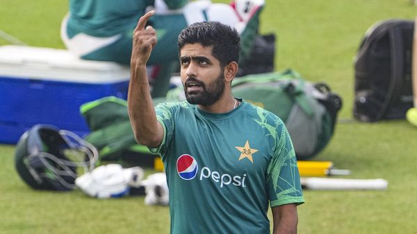 Babar Azam ने कर ली दिग्गज के रिकॉर्ड की बराबरी, फिर भी हार गई टीम, पाकिस्तान का हुआ बुरा हाल