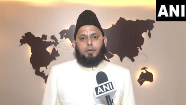 Eid 2025: 'ईदगाह में नमाज पढ़ें, सड़कों पर नहीं', इमाम मौलाना खालिद रशीद फिरंगी की मुस्लिमों से खास अपील