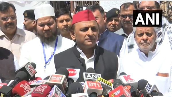 Eid 2025: 'ईद समारोह में शामिल होने से पुलिस ने रोका...', अखिलेश यादव ने यूपी पुलिस पर लगाए गंभीर आरोप