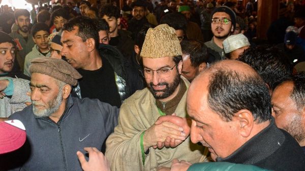 J&K: मीरवाइज और मसरूर अब्बास अंसारी के संगठनों पर गाज, राष्ट्रविरोधी गतिविधियों का आरोप, 5 साल के लिए बैन