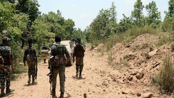 Jharkhand: चाईबासा में नक्सली तलाशी अभियान के दौरान आईईडी विस्फोट, सीआरपीएफ का एक जवान घायल