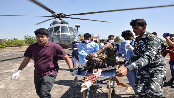 Jharkhand News: प. सिंहभूमि के सरांडा में नक्सलियों का हमला, SI समेत CRPF के दो जवान घायल