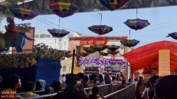 Khatu Mela 2025: खाटूश्‍यामजी के सबसे पहले भक्‍त खाटू से नहीं थे, फाल्‍गुन मेले में साल 1984 का VIDEO वायरल