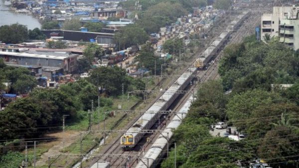 Mumbai Local Train: मुंबई के लोगों के लिए खुशखबरी, 238 नई AC ट्रेनों को मिली मंजूरी, कितना होगा किराया?