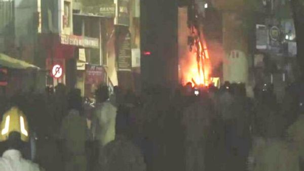 Nagpur Violence: नागपुर में औरंगजेब की कब्र को लेकर हुए प्रदर्शन के बाद भड़की हिंसा, लगाया गया सख्‍त कर्फ्यू