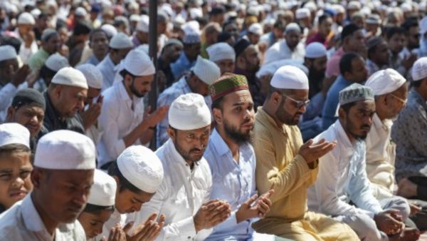 संभल पुलिस ने सड़कों और छतों पर शुक्रवार को जुमे की नमाज पढ़ने पर लगाया प्रतिबंध, बताई ये वजह