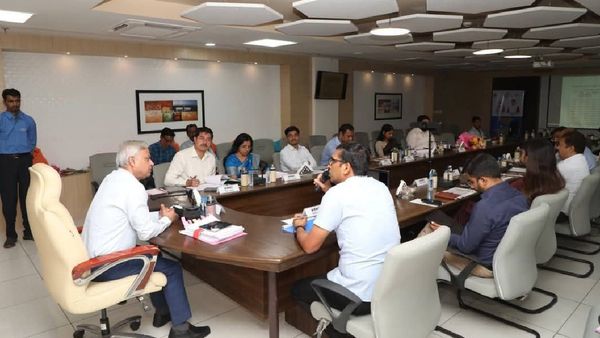 Indore News: आयुष्मान कार्ड को लेकर आया अपडेट, कमिश्नर ने अधिकारियों को दिए ये निर्देश