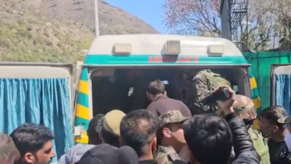 दो प्रेमियों के शवों के कारण भारत-पाकिस्‍तान की सेना आई आमने-सामने, मिलाया हाथ, जानिए पूरा मामला