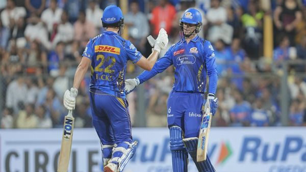 MI vs KKR: मुंबई को जीत दिलाकर हीरो बने 2 खिलाड़ी, KKR को मिली शर्मनाक हार, बने ये रिकॉर्ड