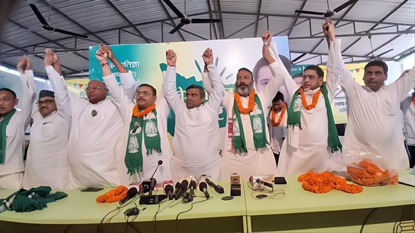 Nishant को लेकर JDU में असंतोष,Bihar में चुनाव से पहले खिसक रही पार्टी की सियासी जमीन,RJD का दामन थाम रहे नेता