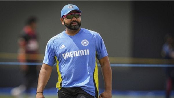 रोहित शर्मा को मोटा कहने वाली शमा मोहम्मद को हरभजन सिंह ने आड़े हाथों लिया, जमकर लगाई क्लास