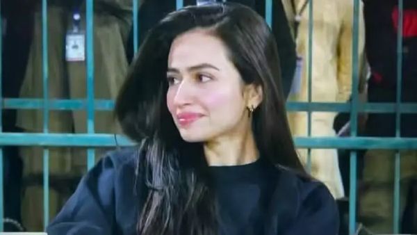 VIDEO: गाली गलौज पर उतर आईं सानिया मिर्जा की सौतन, लाइव शो में शोएब मलिक की लगा दी क्लास