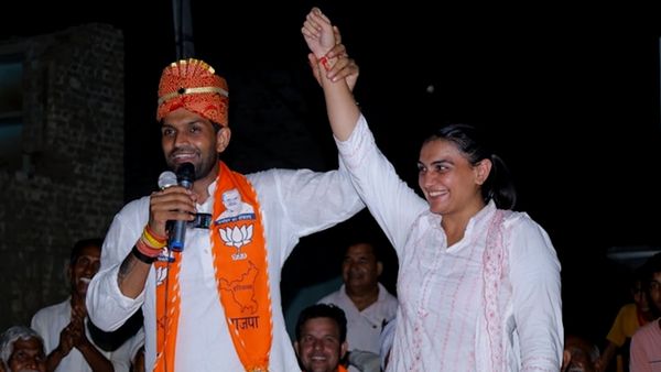 Saweety Boora Deepak Hooda Divorce: स्वीटी व दीपक की Net worth में कौन ज्‍यादा अमीर, कौन डूबा कर्ज में?