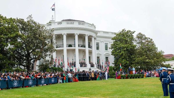 America: अमेरिका में व्हाइट हाउस के पास फायरिंग, सीक्रेट सर्विस ने एक शख्स को मारी गोली