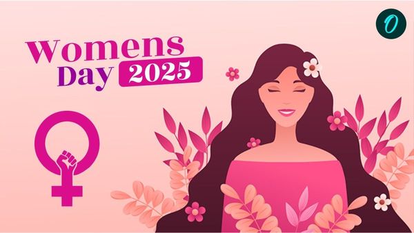 Women's Day पर अपनी गर्लफ्रेंड को दें सकते हैं ये बेहतरीन गिफ्ट्स, देखते ही खिल उठेगा चेहरा